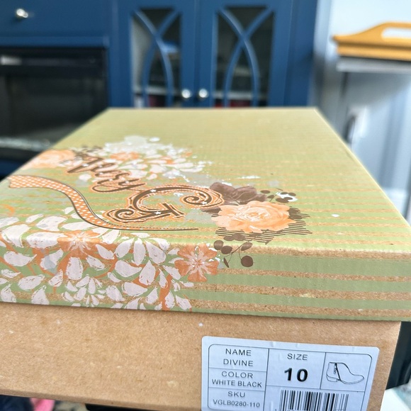 Very G Shoes - Divine Floral boots